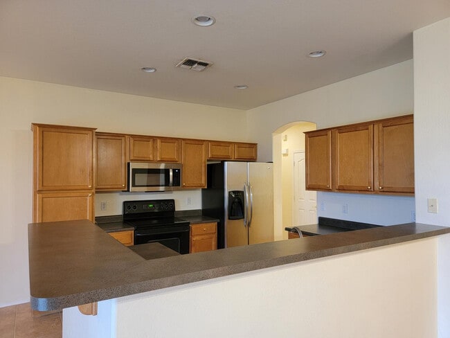 Building Photo - 3562 E Meadowview Dr