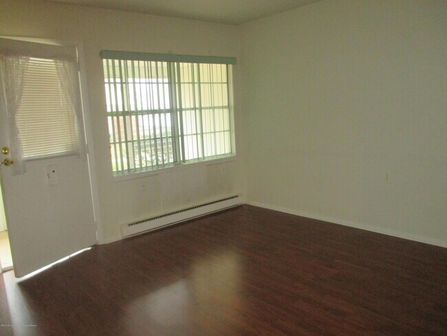 Foto del edificio - 365D Chesterfield Ct