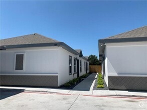Building Photo - 1809 Ramirez St