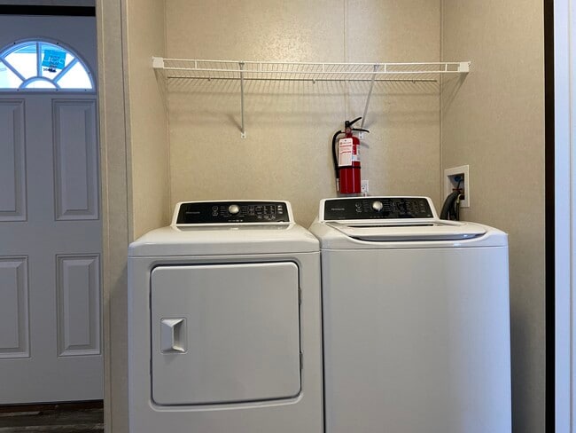 Building Photo - 195 Birch