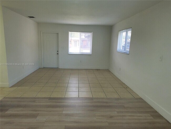 Foto del edificio - 10845 SW 221st St Rd