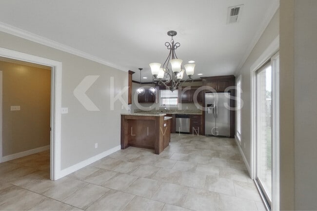 Building Photo - 94 Cottonwood Dr