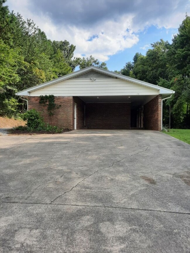 Foto del edificio - $1,780 - 3 Bedroom 1.5 Bathroom Unfurnishe...