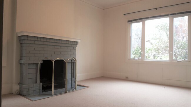 Foto del edificio - 2718 College Ave.