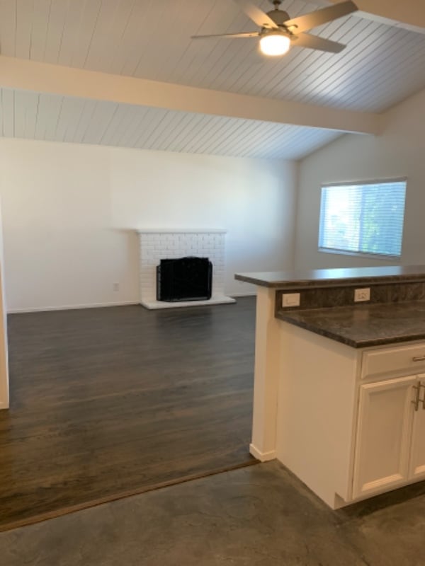 Building Photo - 528 Adrienne Dr
