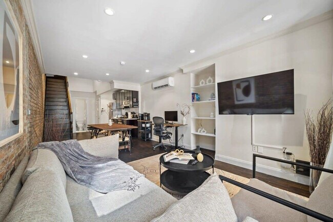 Foto del edificio - 323 E 78th St