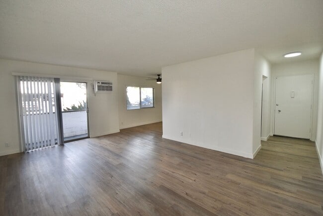 Building Photo - 12050 Tiara St