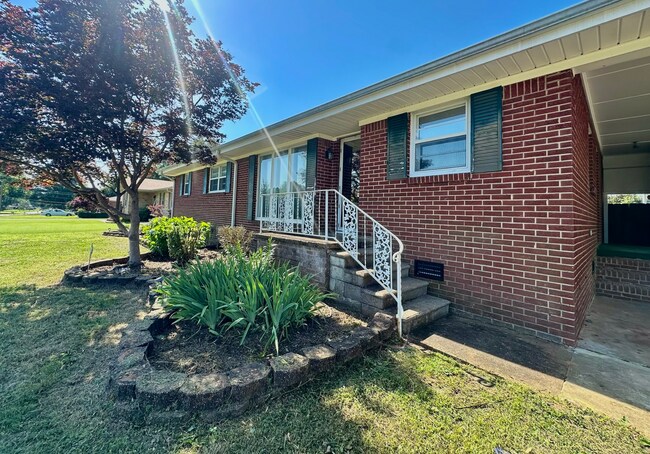 Foto del edificio - 3 Bed 2 Bath - Muscle Shoals, AL