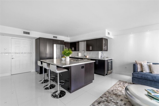 Foto del edificio - 1621 Bay Rd