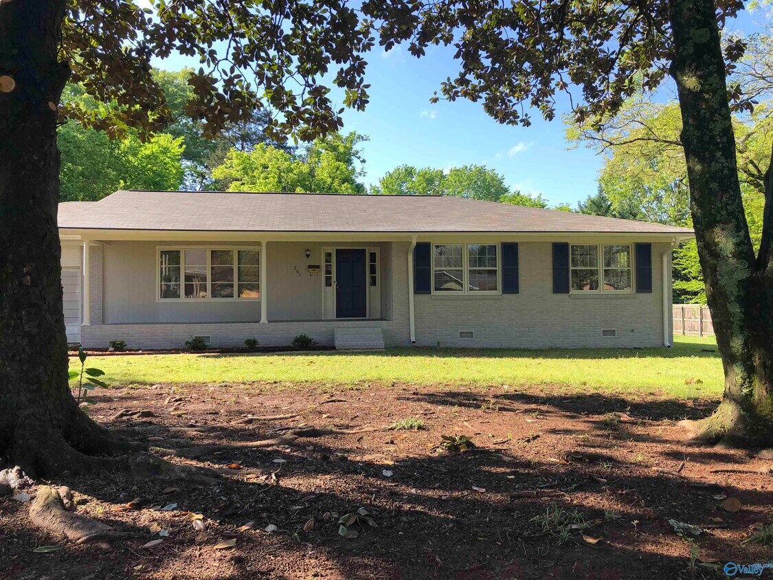 207 Homewood Dr SW, Huntsville, AL 35801 House Rental in Huntsville