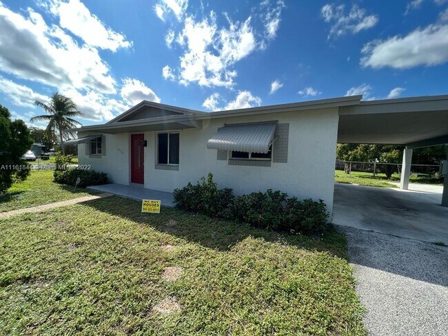 Building Photo - 2415 NW 26th Ave