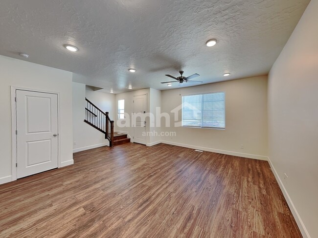 Building Photo - 6584 Old Forest Dr