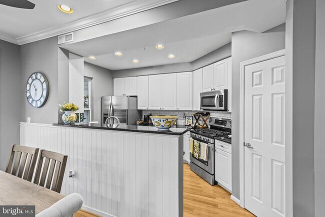 Foto del edificio - 5108 Donovan Dr