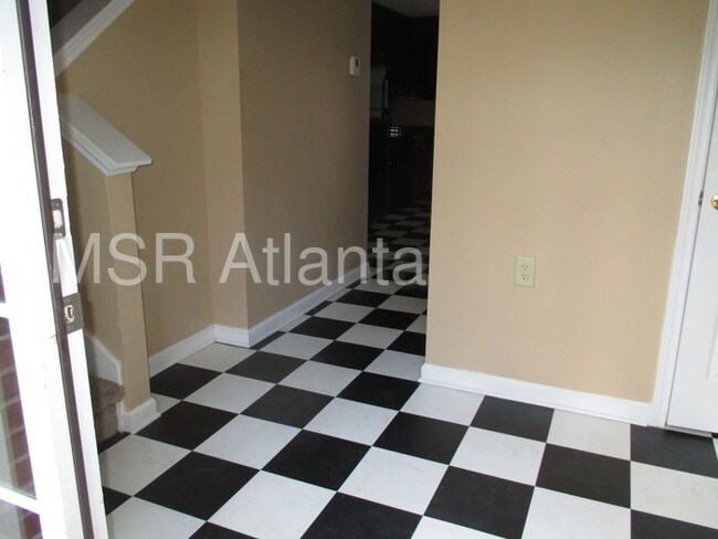 Foto del edificio - 6455 Thompson Dr