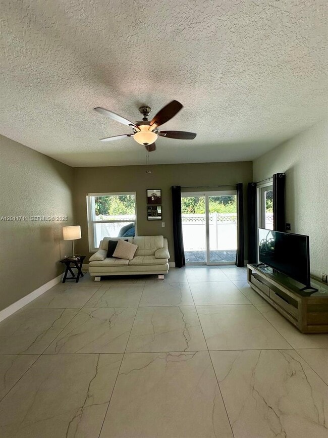 Building Photo - 1113 NW 97th Dr