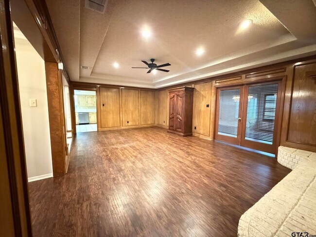 Foto del edificio - 2304 Deanna Ave