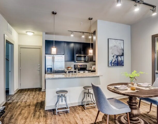 Foto del edificio - 926 E. 15th-300450