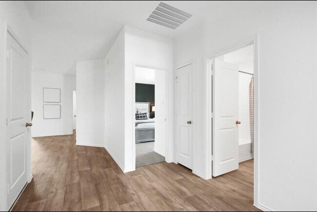Building Photo - 4214 Freya Pointe Dr