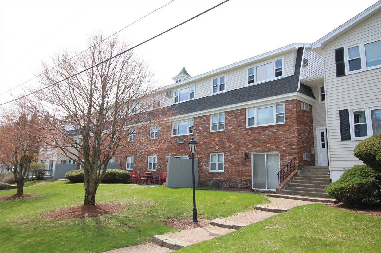 Primary Photo - 73 E Broadway