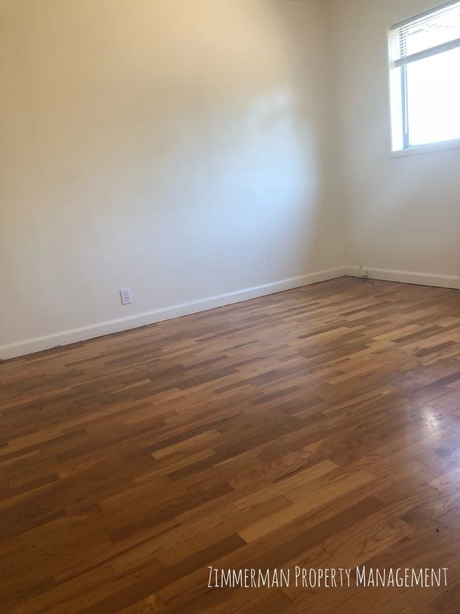 Building Photo - 3 br, 2 bath House - 2137 Eastwood Ln