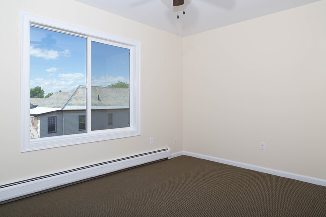 Building Photo - 37 Decatur St