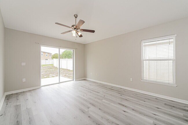 Foto del edificio - 433 Hammerstone Ave