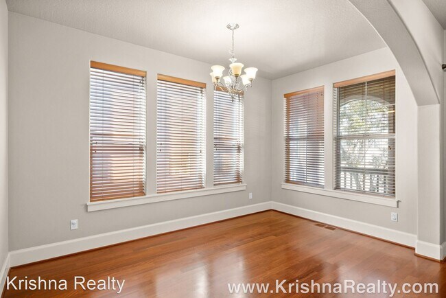 Building Photo - 4 br, 2.5 bath House - 11322 NW Kimble Ct.