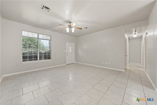 Building Photo - 164 Lake Forest Dr