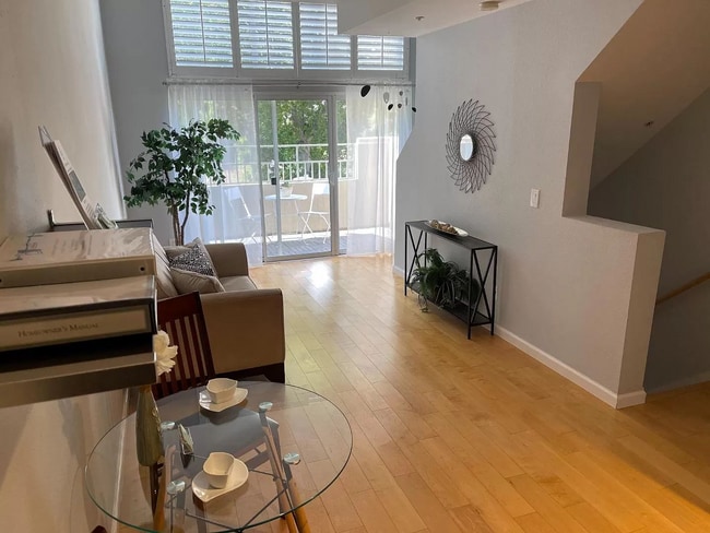 Foto del edificio - Welcome home to a Silicon Valley gem!