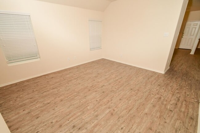 Building Photo - Somerset Trails - 9326 Dogwood Hill, San A...