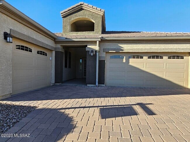 Building Photo - 9831 N Melandra Way