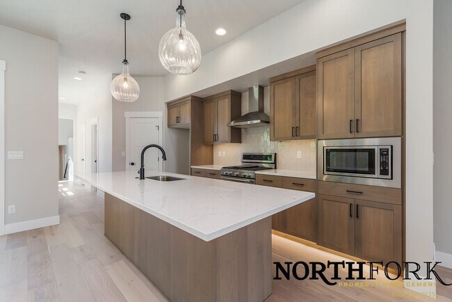 Building Photo - New Construction and Great Location - Avai...