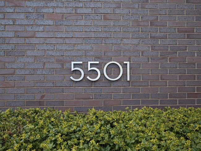 Building Photo - 5501 Hudson Ave