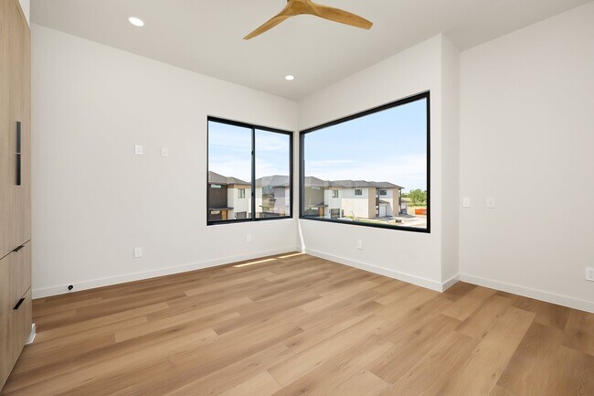 Foto del edificio - Carey Estates 4508