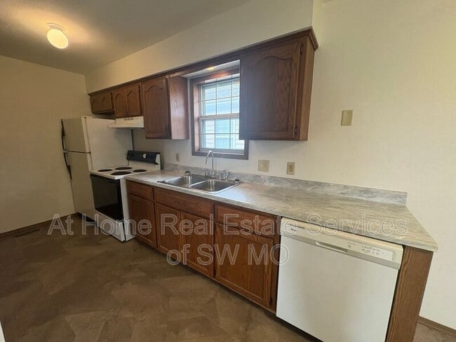 Building Photo - 907-A S Fort Ave