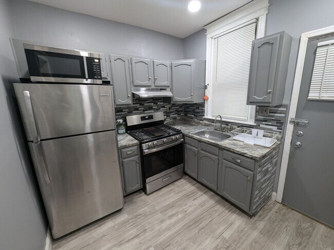 Foto del edificio - Remodeled Row - North Philadelphia