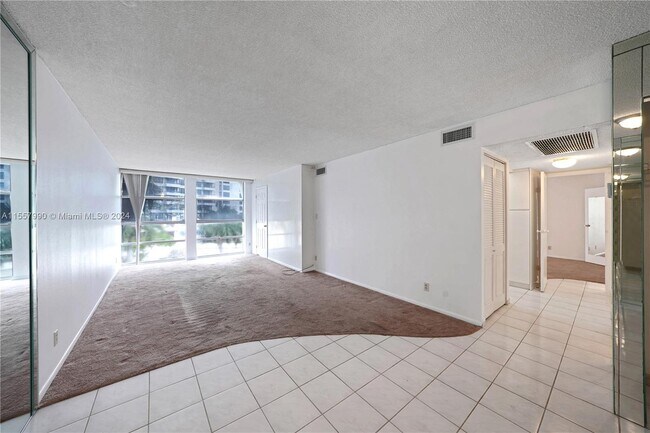 Foto del edificio - 501 Three Islands Boulevard