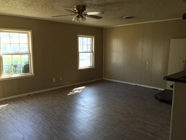 Foto del edificio - Open concept 2/1 close to TTU!