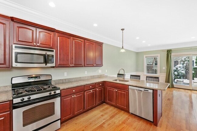 Foto del edificio - 68 Waverley Ave