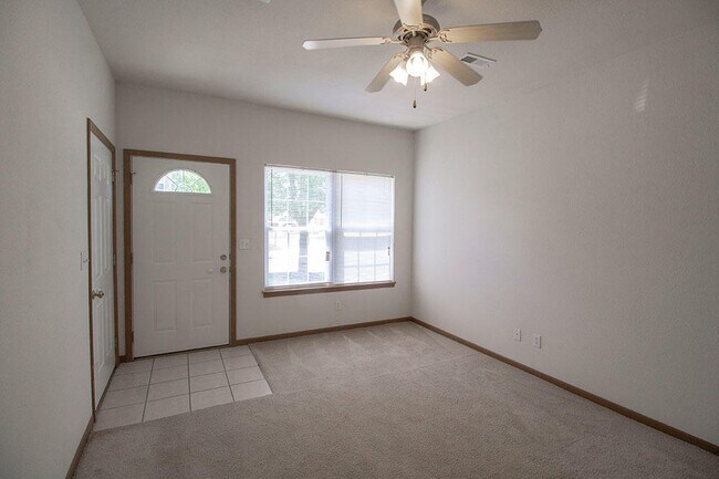 Building Photo - 5000 Derby Ridge Dr