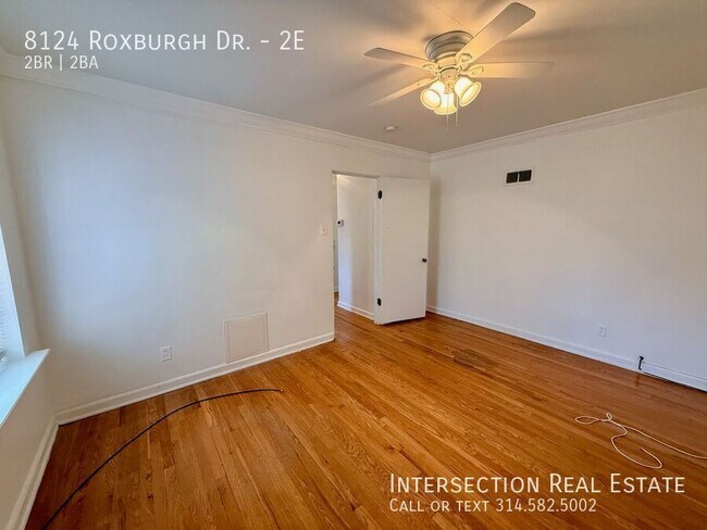 Foto del edificio - 8124 Roxburgh Dr