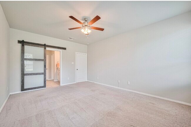 Foto del edificio - 31630 Heguy Pass