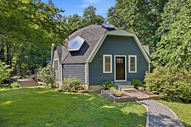 Foto del edificio - Available August 15th | Rare Architectural Dome Home on 2.5 Private Acres
