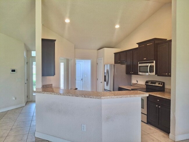 Foto del edificio - Spacious 4-Bedroom Brick Home in Preserve ...