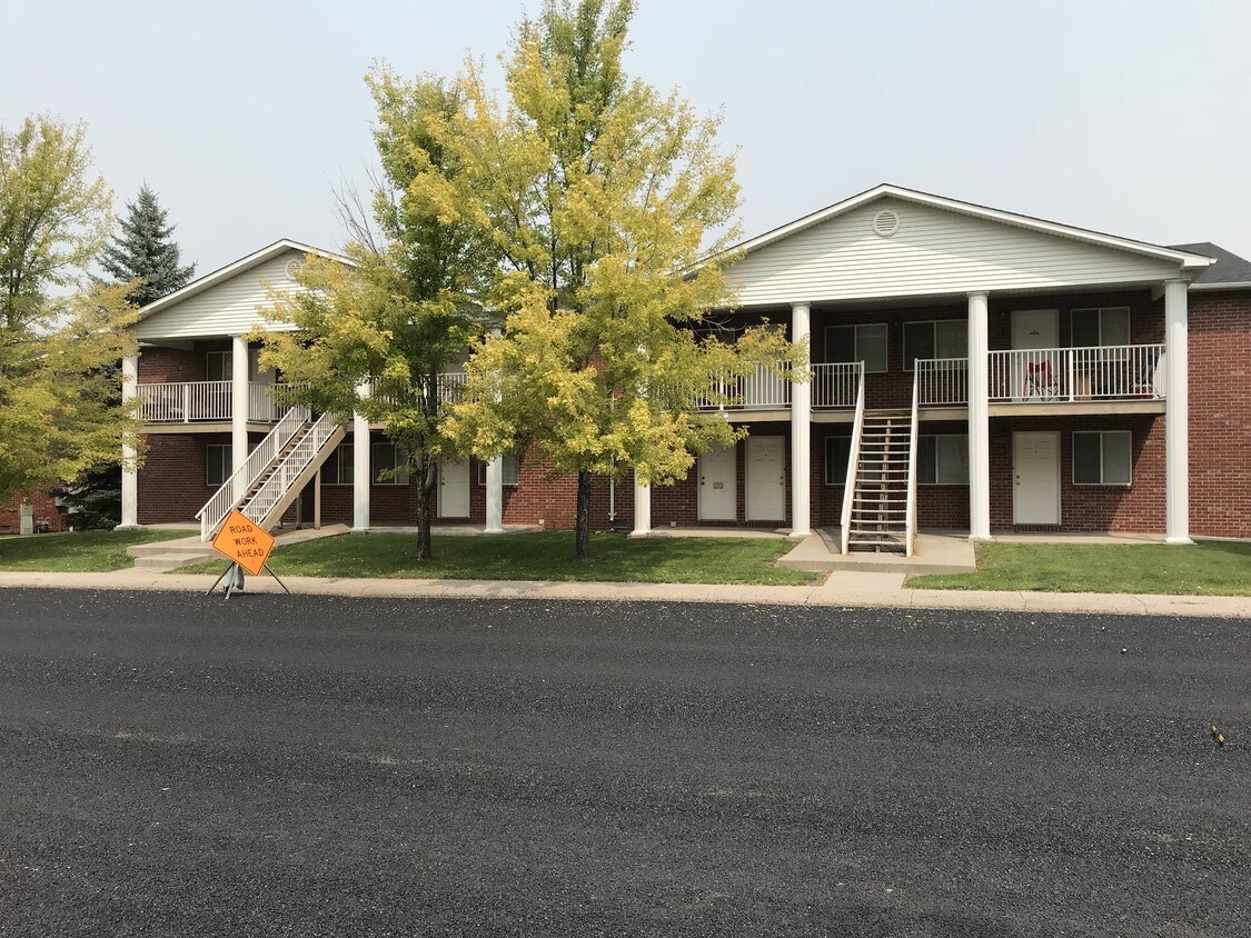 front - 4606 E 12th St