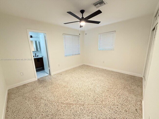 Foto del edificio - 11011 SW 79th Ave