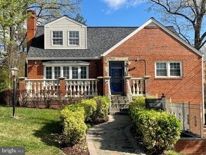 Building Photo - 6308 Joslyn Pl