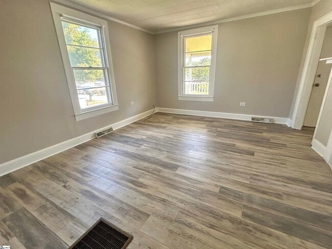 Building Photo - 13 Allen St