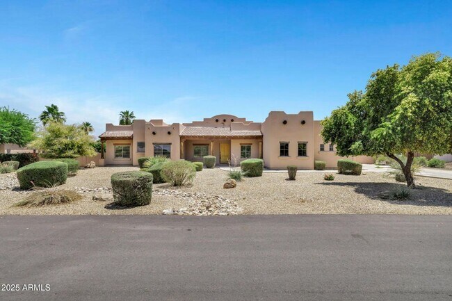 Foto del edificio - Gilbert 4 Bed & 3 Bath on HUGE LOT - Acre+...