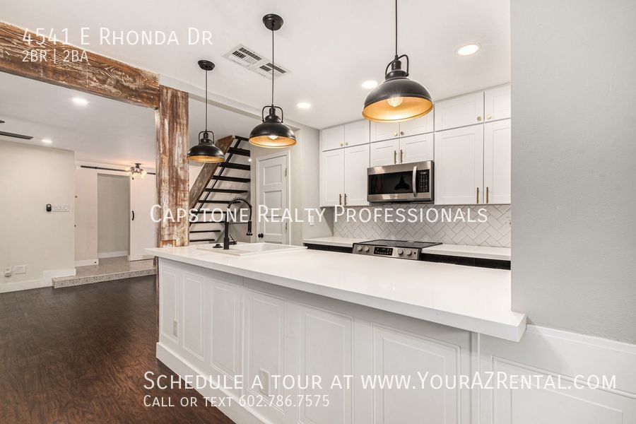 Primary Photo - Charming 2-Bedroom, 1.5 Bathroom Townhome ...